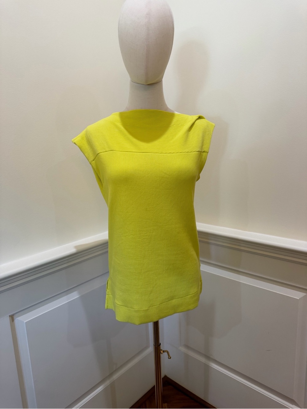 Sleeveless Knit Tank Top in Yellow/Green